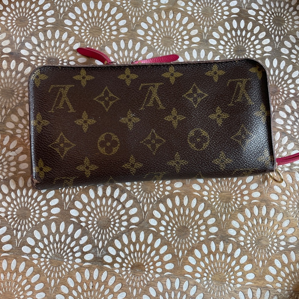 Limited Louis Vuitton V Insolite Wallet - Picture 2 of 4
